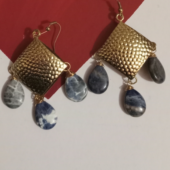 Earings - Picture 4 of 5